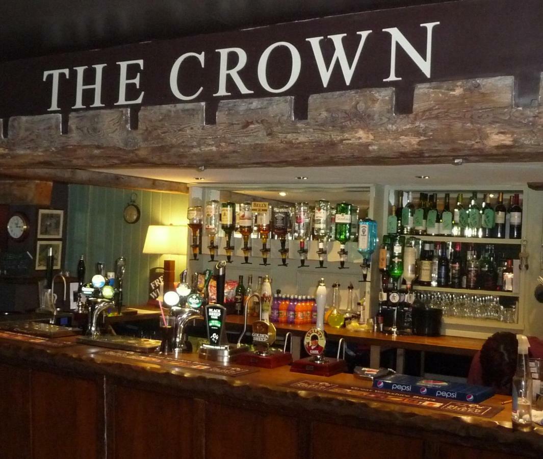 Lodge The Crown, *